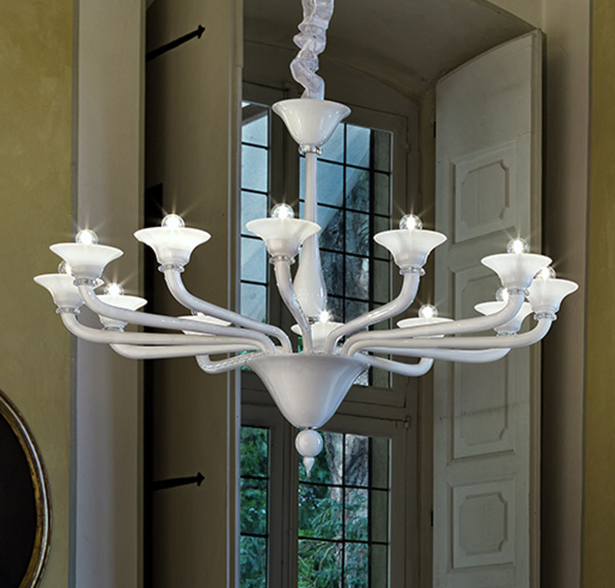 Handmade High Quality Elegant Single-Tier Venetian Chandelier Lamp With Twelve Shades And Murano Glass