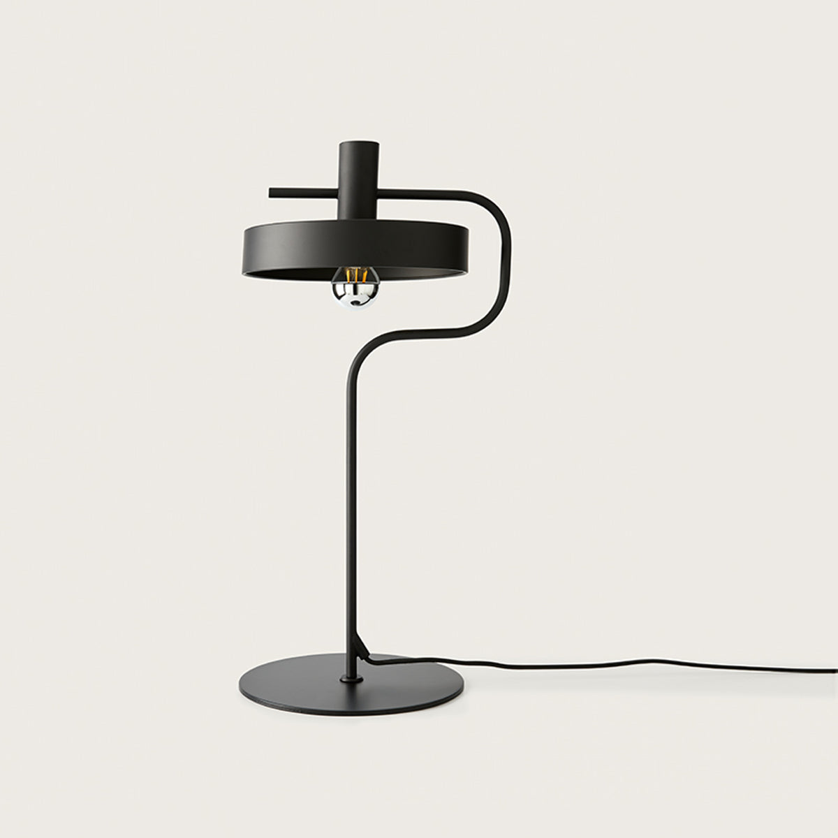 Minimalist Aromas black steel table light