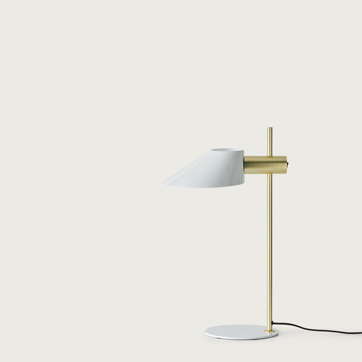 Modern brass and white Aromas table lamp 