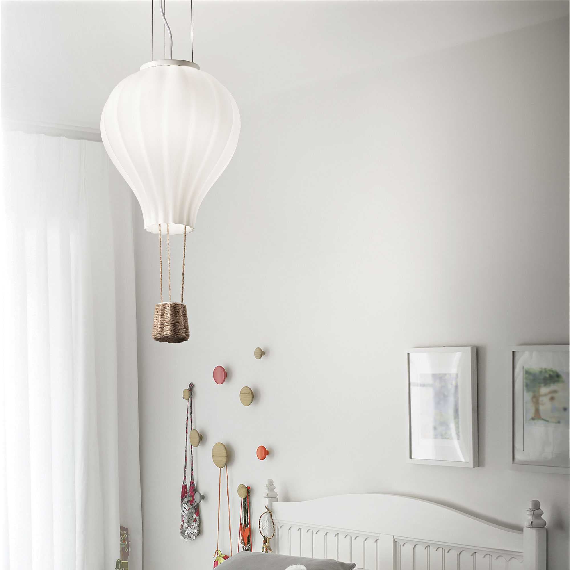 White hot air balloon Ideal Lux dream big pendant