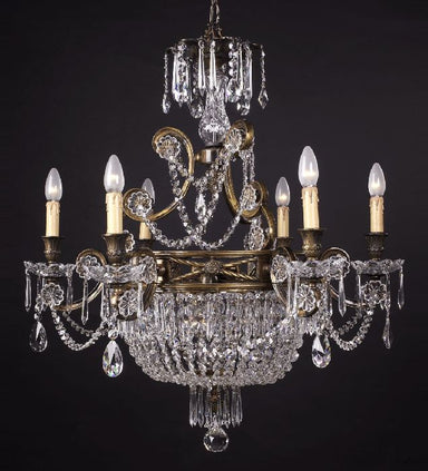 Superb traditional brass ans Asfour crystal chandelier