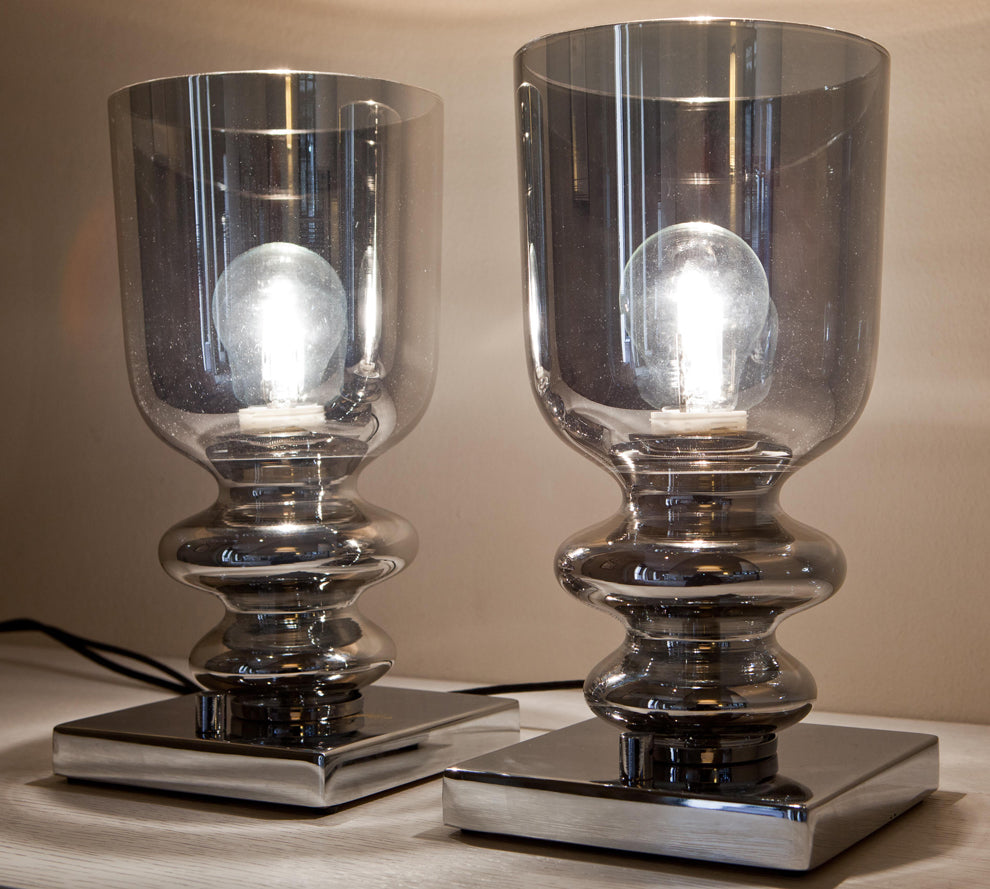 Upmarket modern Italian designer lamp in white glass