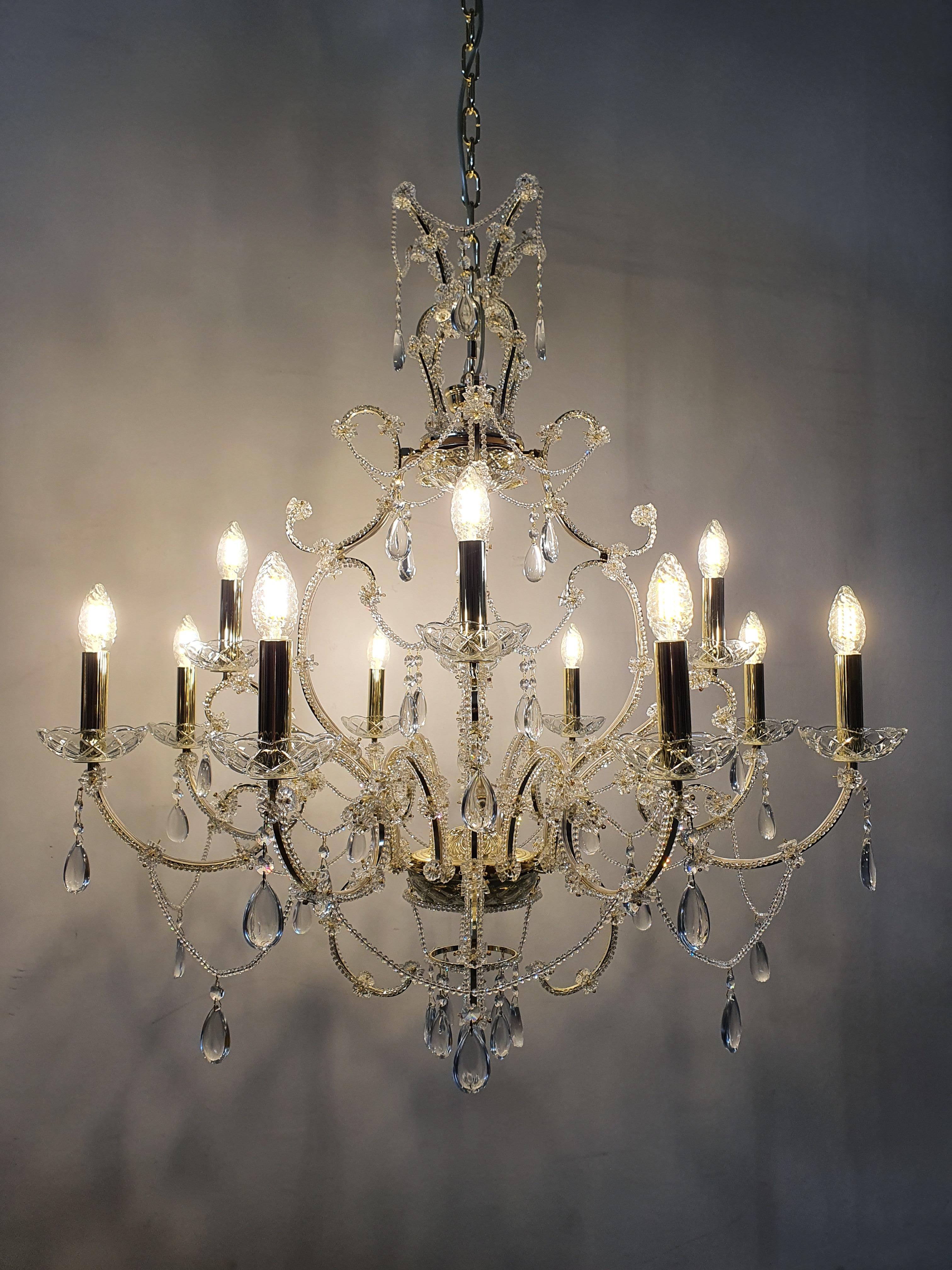 Classic Chandelier In Light Brass And Crystal