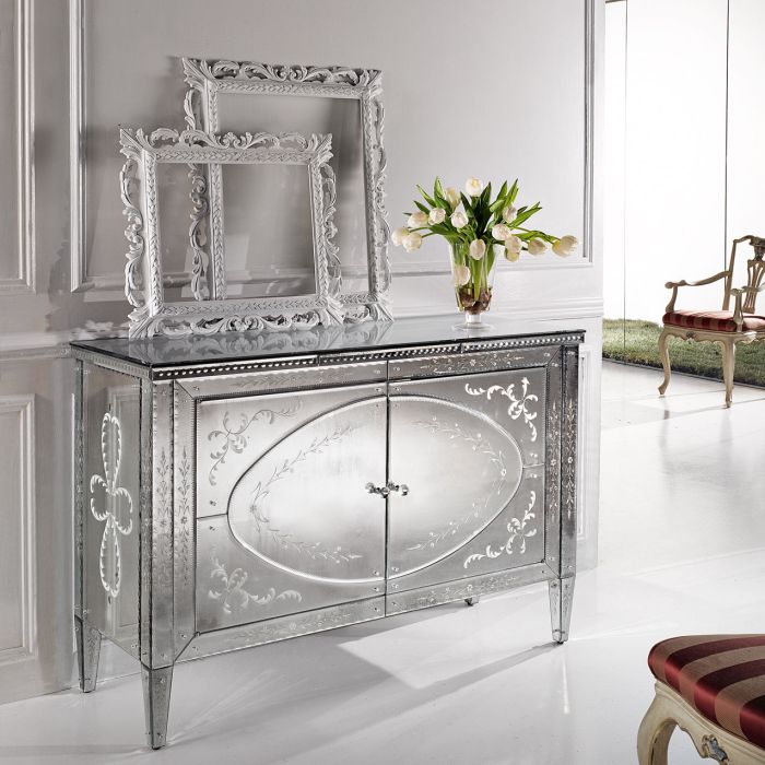 Exquisite 18th century-style Venetian mirrored sideboard