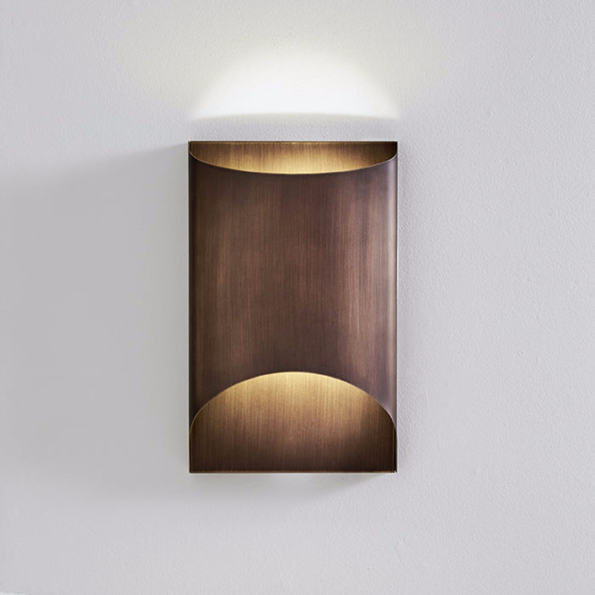 Aprile modern metal wall light