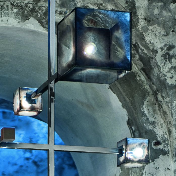 Modern angular Murano chandelier with mirrored glass cubes